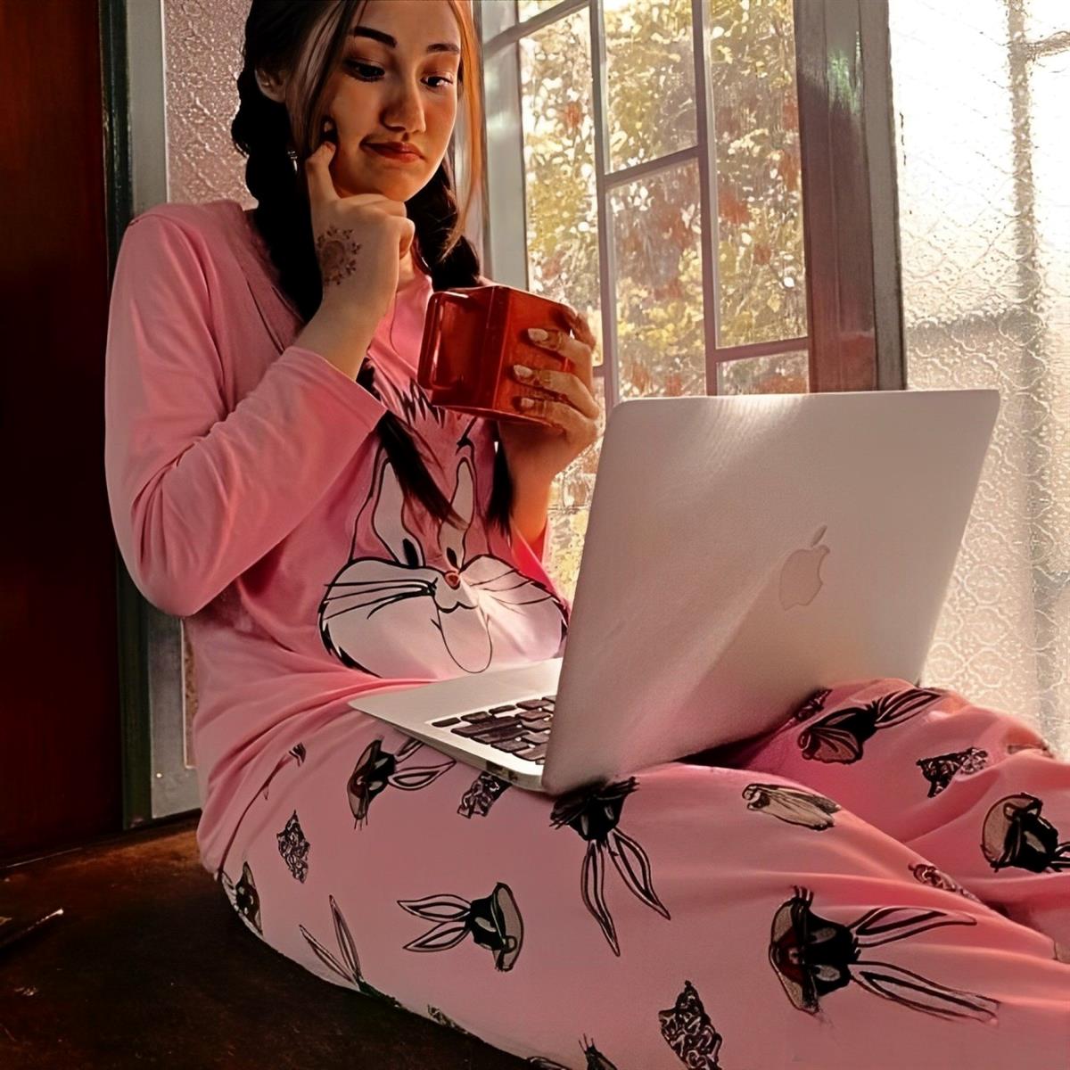 Casual Cotton Cute Bugs Bunny Pirnted Night Suit Set Loungewear For Ladies