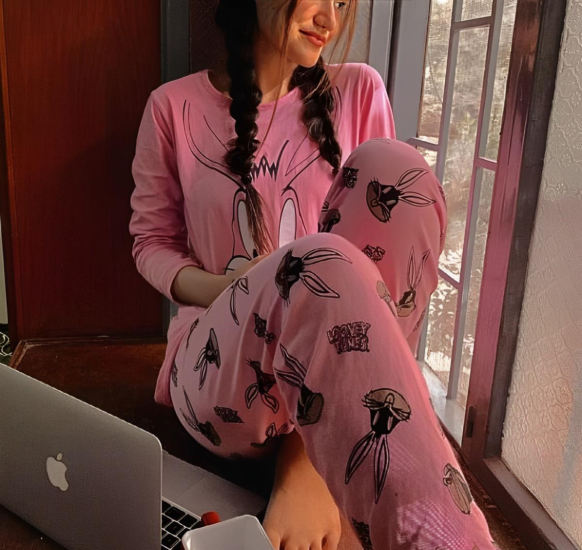 Casual Cotton Cute Bugs Bunny Pirnted Night Suit Set Loungewear For Ladies