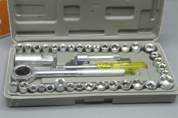 40-Piece Wrench Set Tool Box Kit - Durable Chromium Vanadium Steel