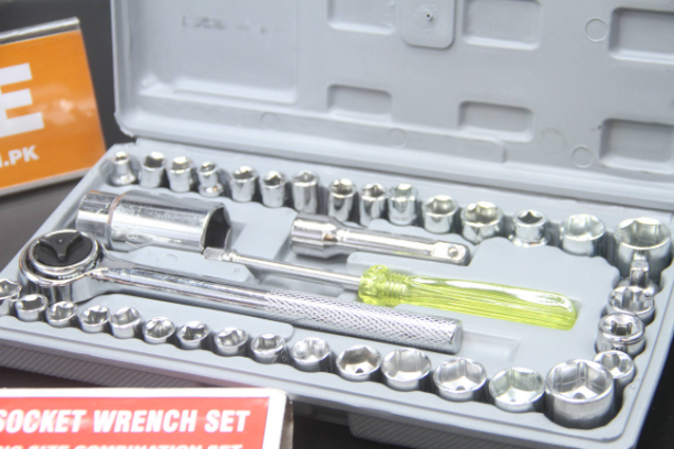 40-Piece Wrench Set Tool Box Kit - Durable Chromium Vanadium Steel