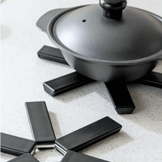 Heat Resistant Foldable Silicone Mat with Anti-Slip Honeycomb Texture, Up to 230C